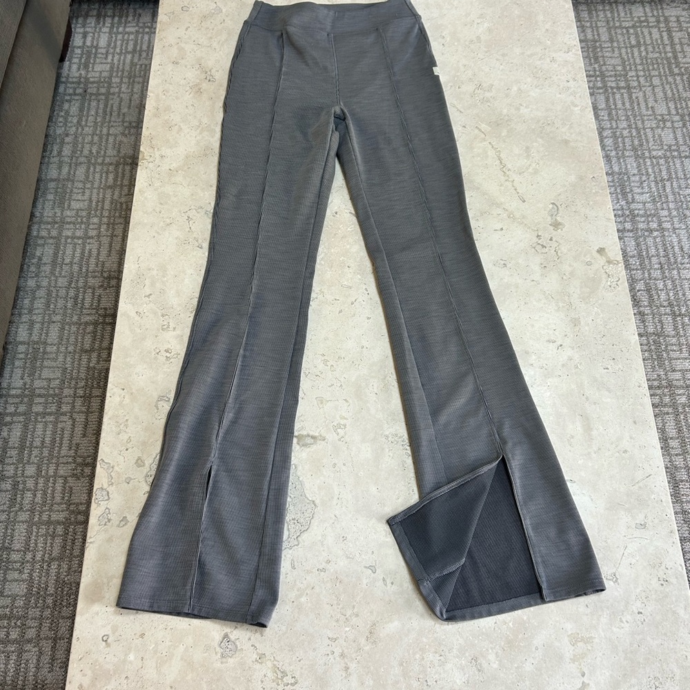 Vuori Women's Charcoal Flare Pants